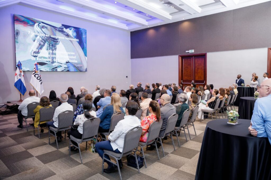 Momento en que era proyectado un vídeo cronológico de las memorias de la institución