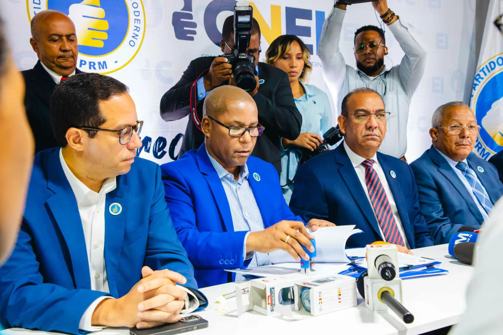 PRM concluyó encuestas para elección de sus candidatos