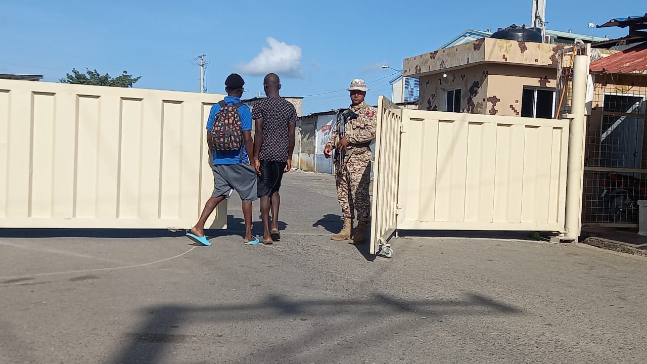 Abren paso peatonal de puerta fronteriza en Dajabón