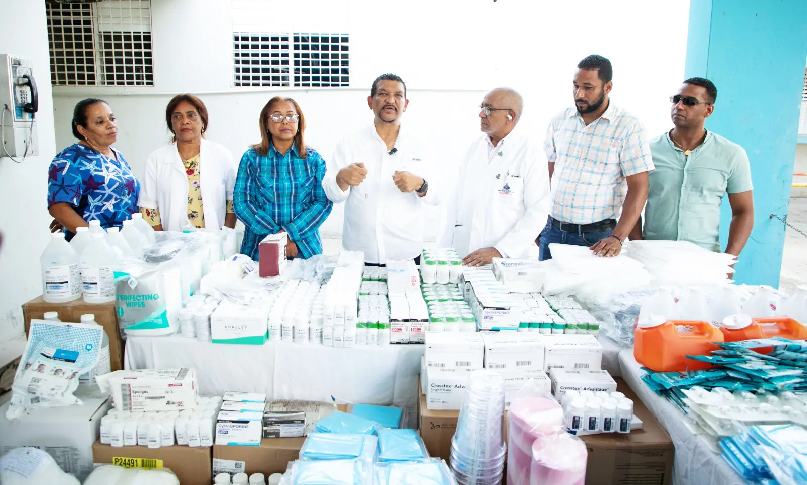 Gabinete de Política Social dona insumos por RD$ 43 millones a dos hospitales del sur