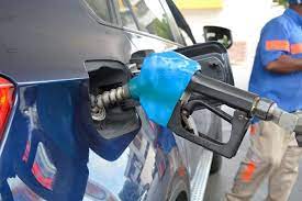 Combustibles mantienen precios