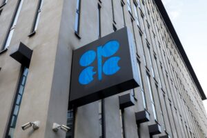 La OPEP+ confirma los fuertes recortes de su oferta hasta fin de año