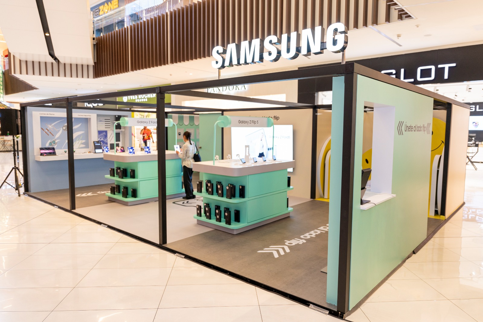 Samsung ofrece una experiencia de compra innovadora con su nueva tienda Pop Up