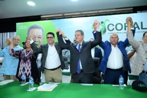 Leonel juramenta en la FP profesionales y dirigentes