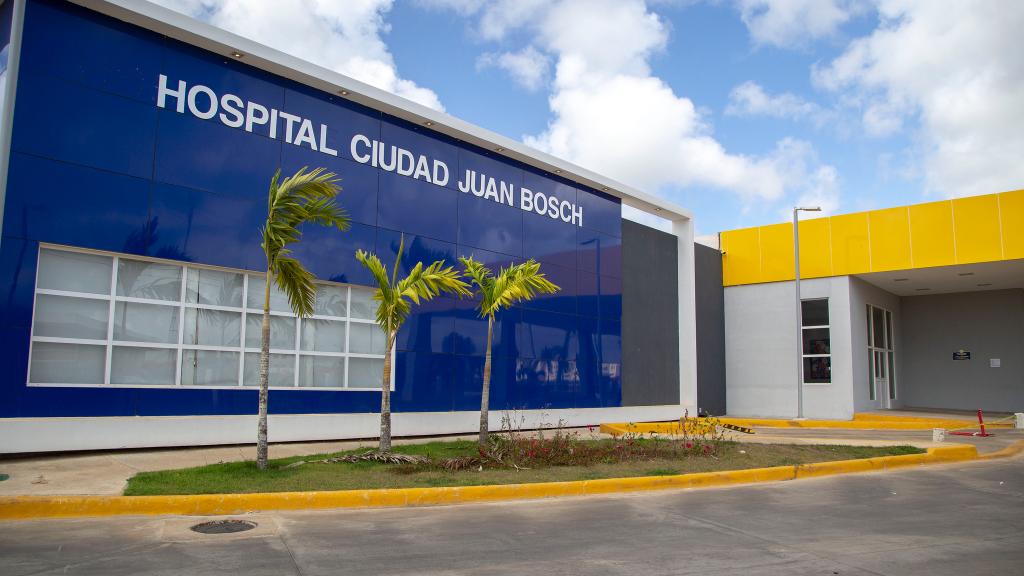 El Defensor del Pueblo citó a directora hospital ciudad Juan Bosch