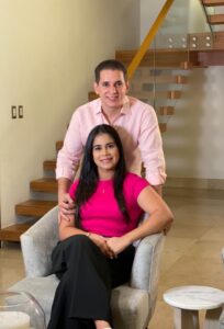 Víctor y Tracy Fadul invitan a las mujeres a hacerse exámenes preventivos con motivo del día la lucha contra el Cáncer de Mama