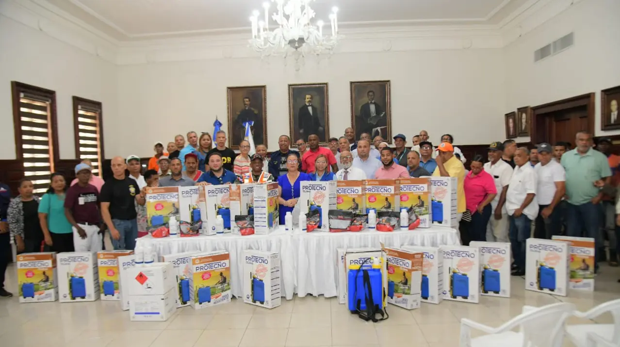 Gobernadora y autoridades refuerzan medidas contra dengue en Santiago