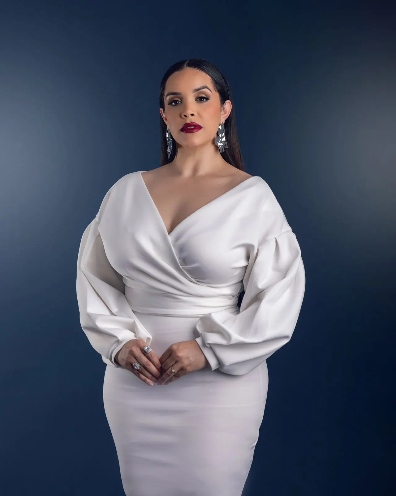 Claribel Adamez “La Loba” invitada a cubrir el concierto de El Alfa
