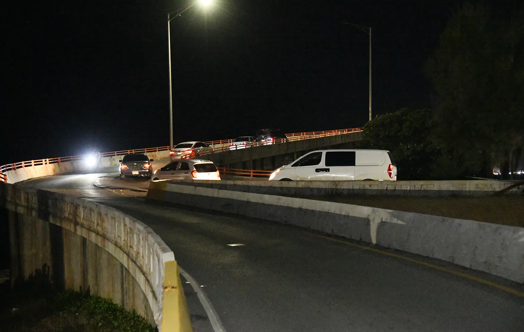 MOPC dispuso cerrar el puente de la avenida Hípica