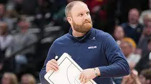 La NBA multa con 25.000 dólares al entrenador de los Grizzlies