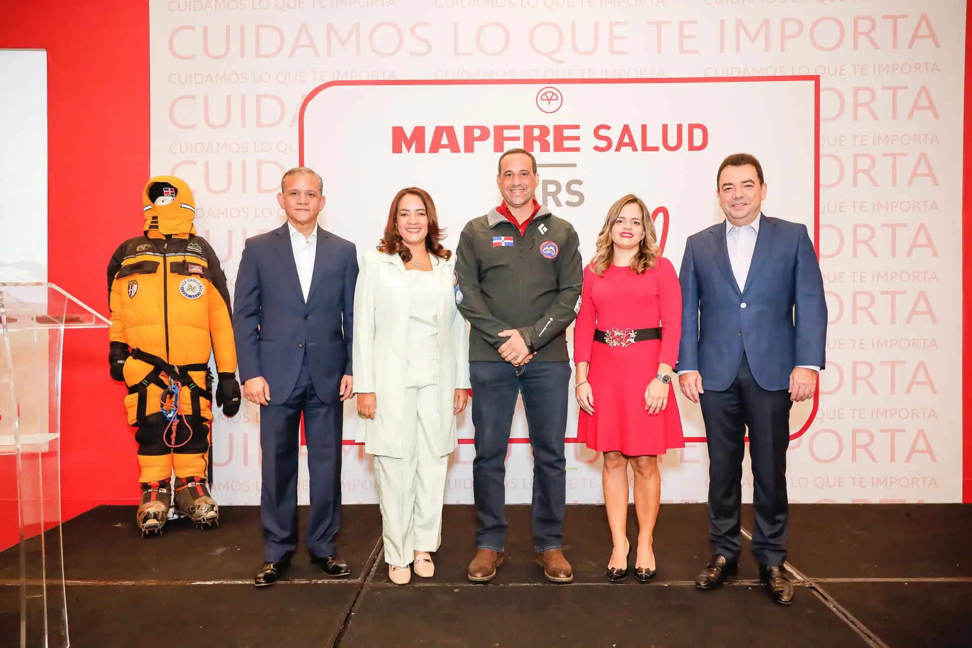 Christian Wazar, Mónica Rojas, Iván Gómez, Natacha Quiterio y Andrés Mejía. FUENTE EXTERNA