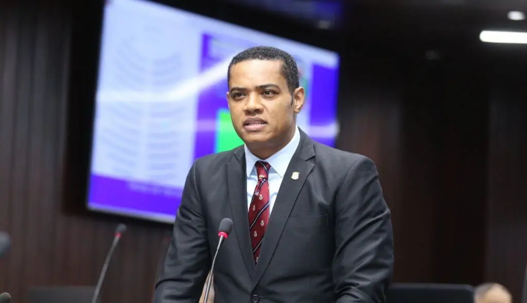 Diputado Gaddis Corporán renuncia del PLD
