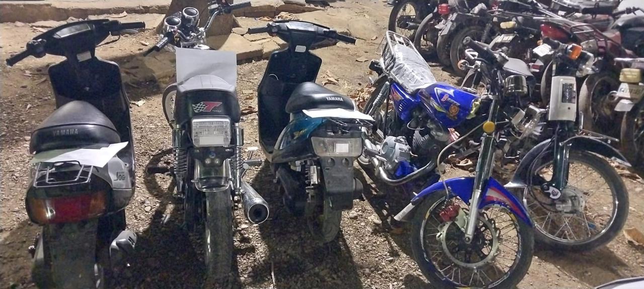 PN retiene cinco motocicletas participaban en carrera clandestina