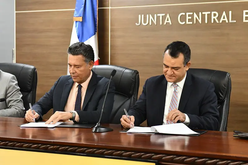 JCE firma convenio con empresa para auditoría al software se utilizará en elecciones 2024