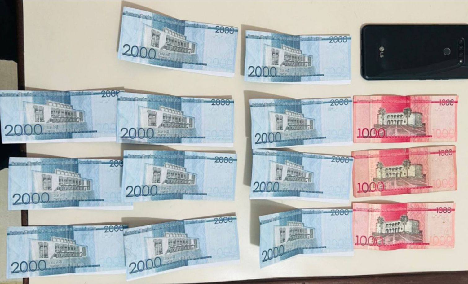 PN apresa hombre tras ocuparle 22 mil pesos presumiblemente falsos