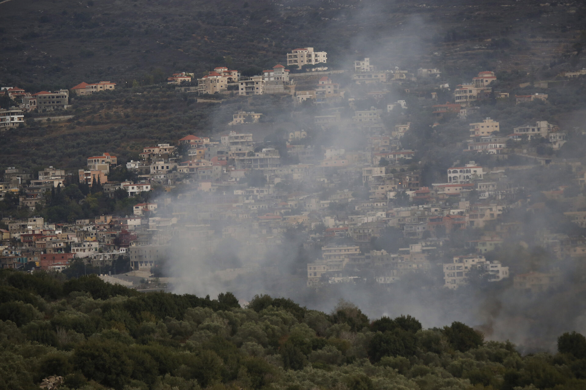 Israel Bombardea Por Tierra Y Aire Posiciones De Hizbulá En El Líbano 4080