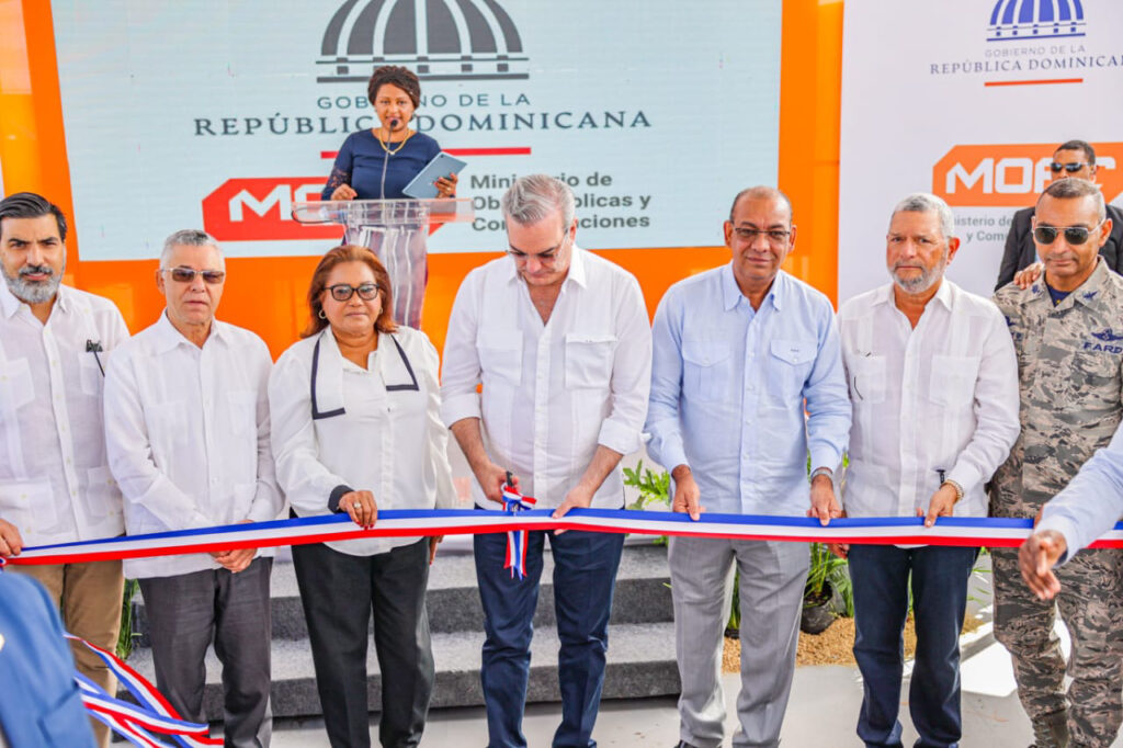 Abinader inaugura avenida Freddy Beras Goico en Santo Domingo Este