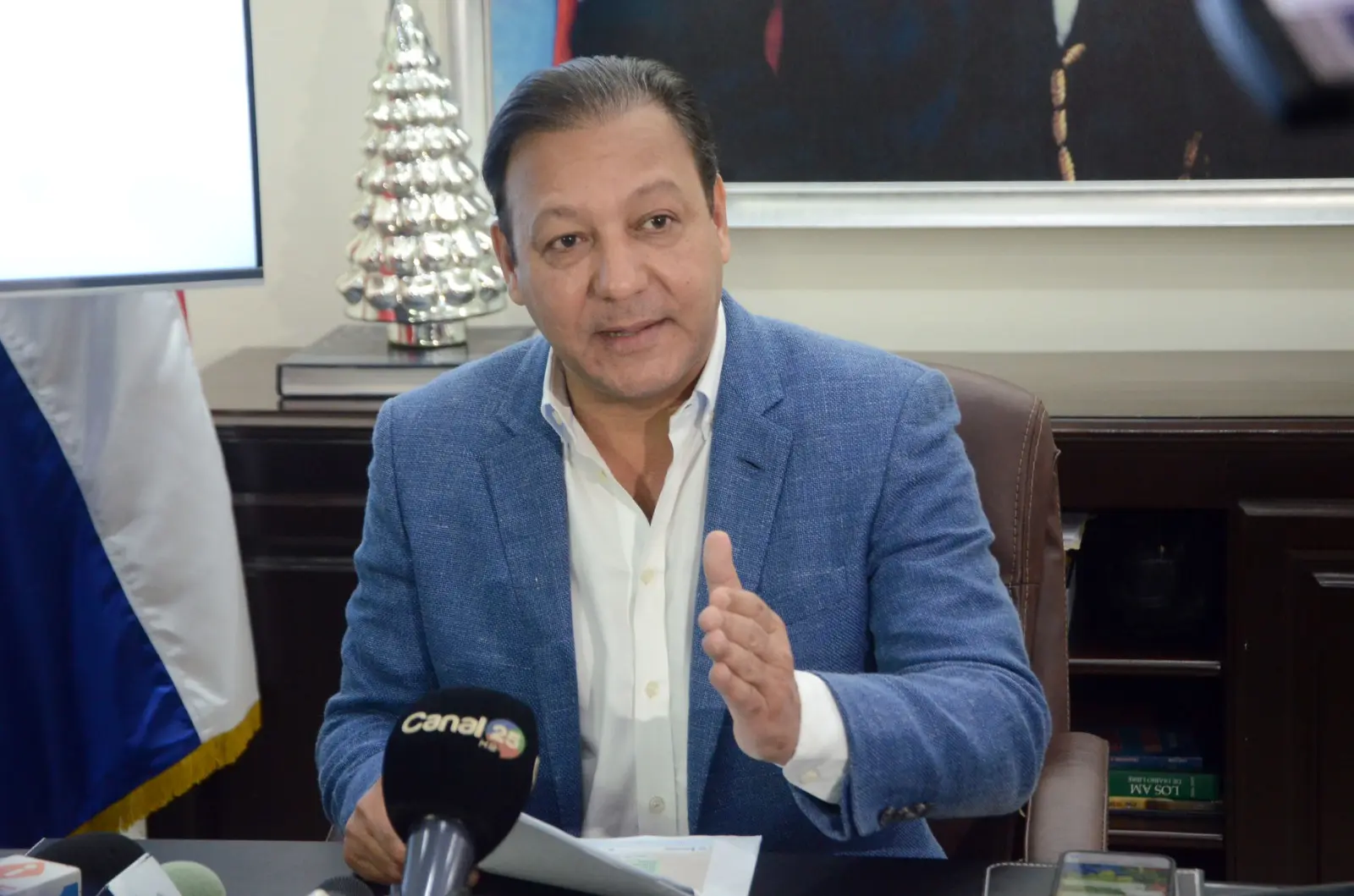 Abel: En Santiago hay 40 vallas que representan peligro