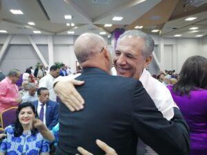 Peralta reaparece en primera actividad política tras salir de prisión