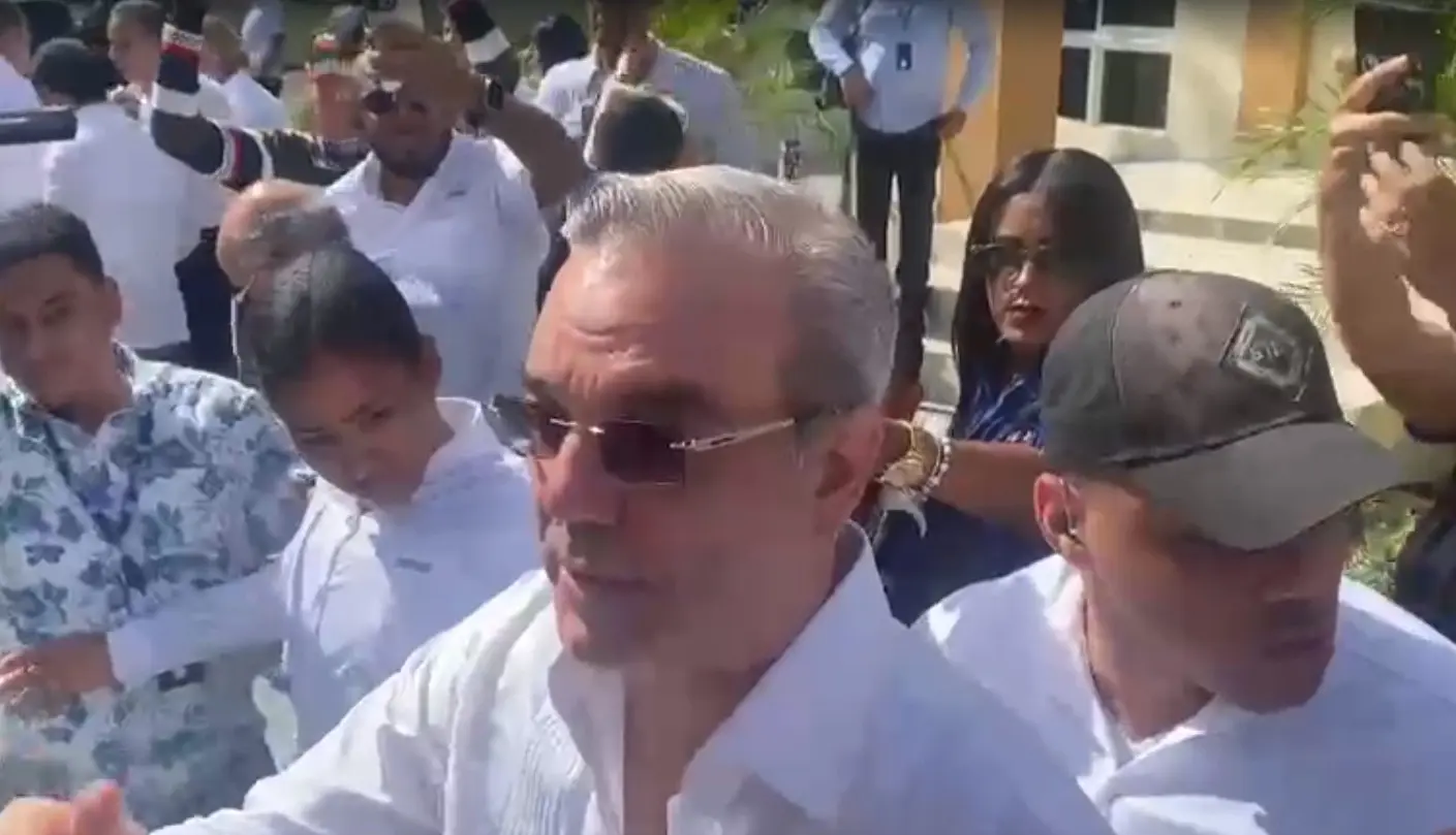 Abinader sobre puerta rota por haitianos: deben preguntarle a Haití