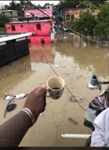 Residentes de zonas de Villa Mella, al extremo ante inundaciones