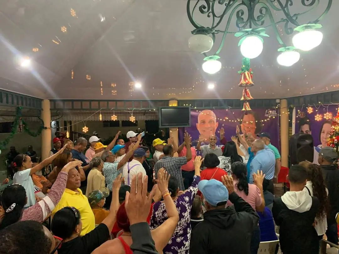 PLD juramenta a miembros del PRM en Guayabal y Azua