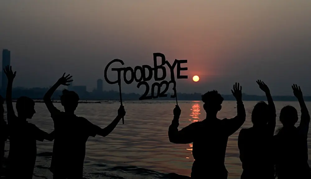 El mundo se despide del tumultuoso 2023