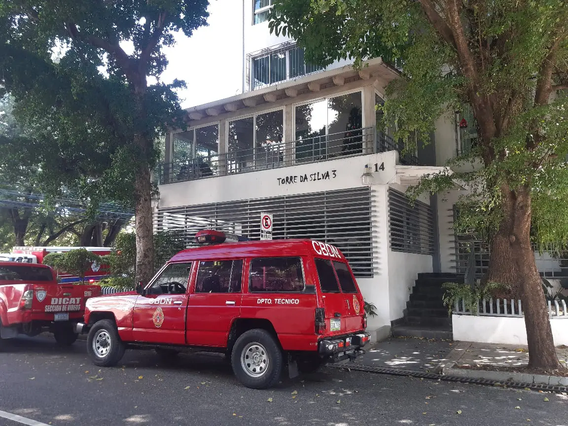 Evacuan edificio donde murió madre y su bebé intoxicados con veneno