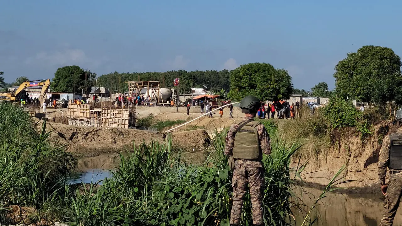 Construcción del canal sobre río Masacre avanza de forma lenta