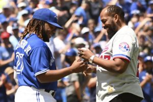 Vladimir Guerrero y Vladimir Guerrero Jr. comparten sangre, pasión y títulos