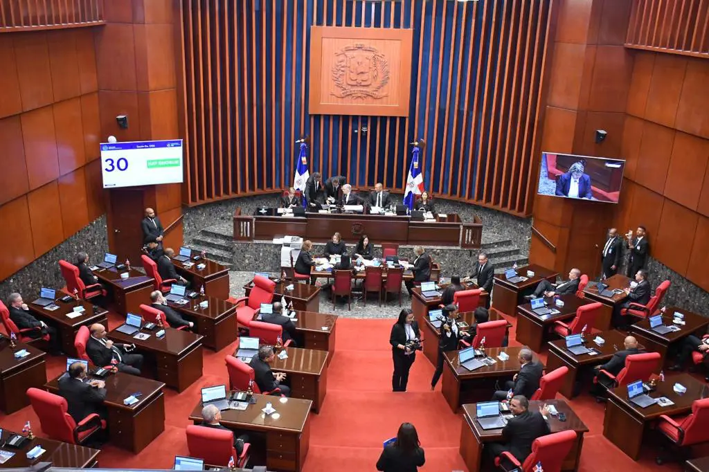 Artículos Conflictivos De La Promulgada Ley Que Crea El Dni 9135