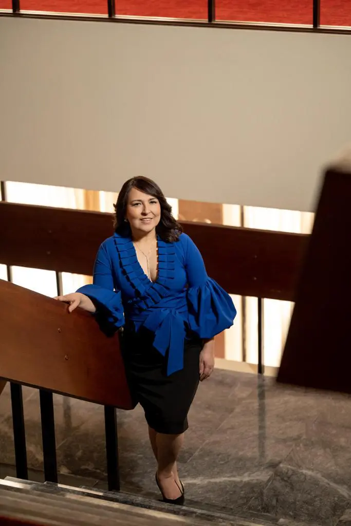 Emelyn Baldera lleva a la radio a Mujeres que Inspiran