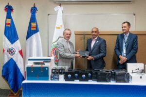 Embajada Francia entrega equipos a la DNCD