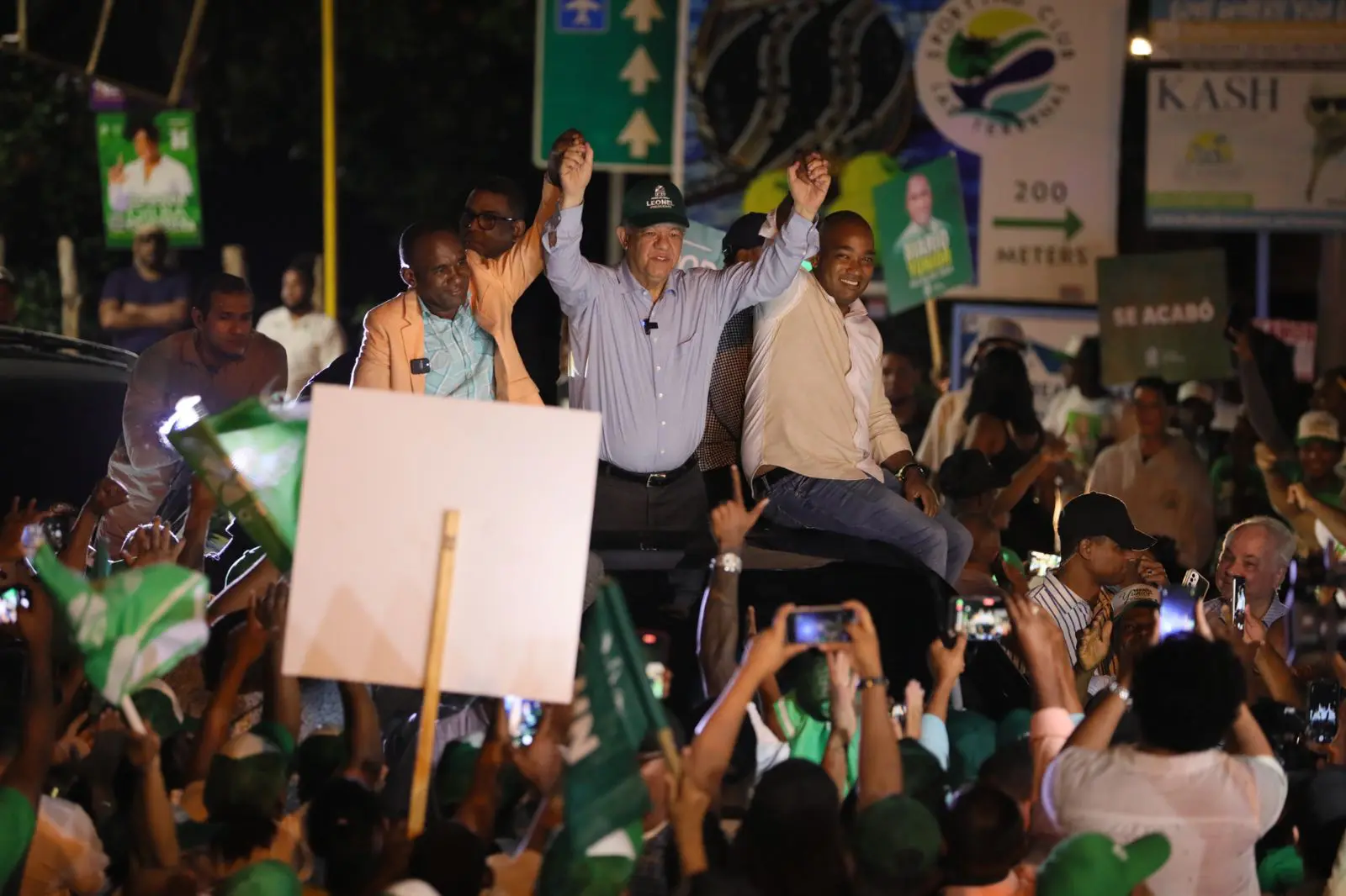 Leonel dice que Abinader tiene en abandono a Samaná