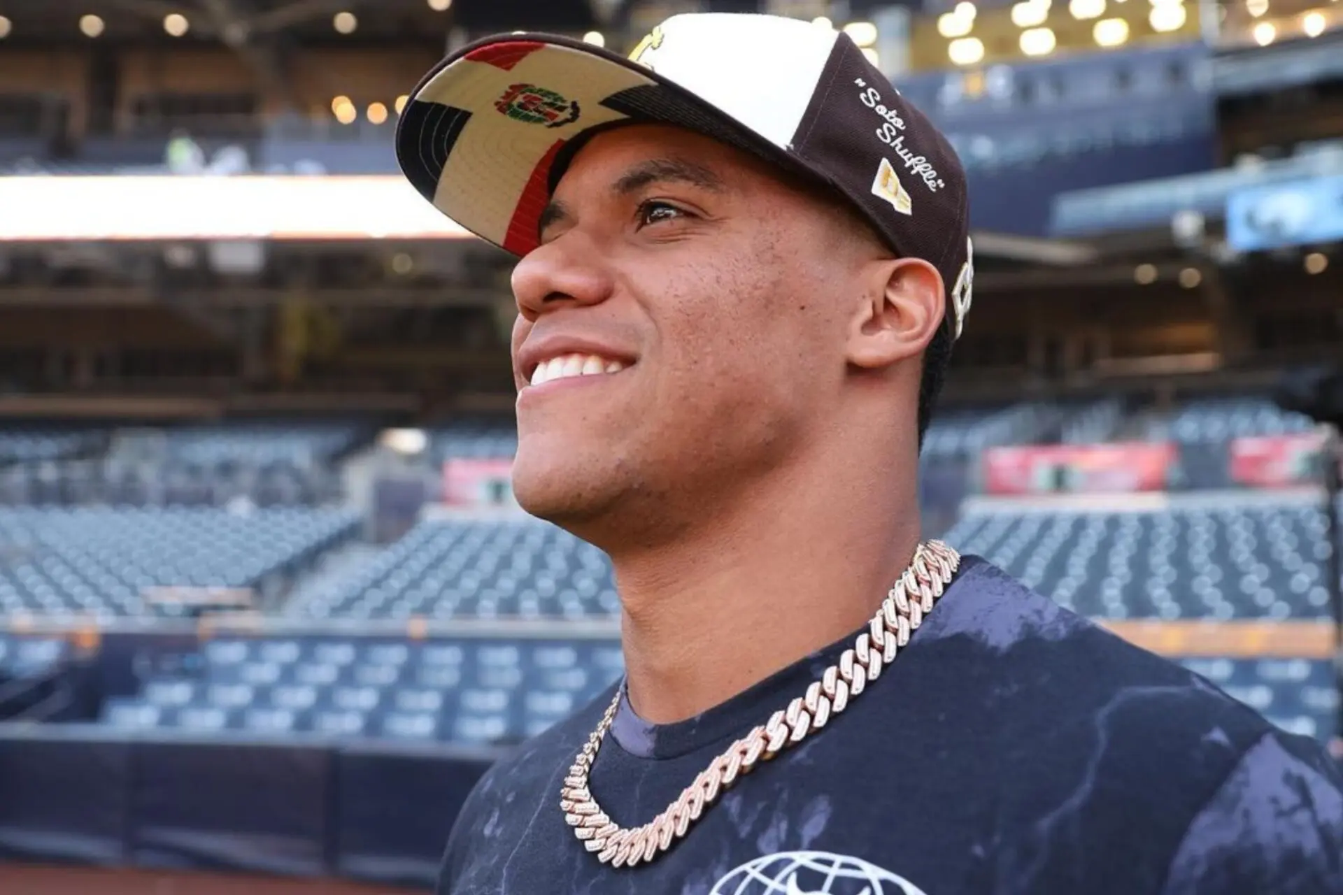 Yankees regalarán 18 mil camisetas de baloncesto en honor a Juan Soto