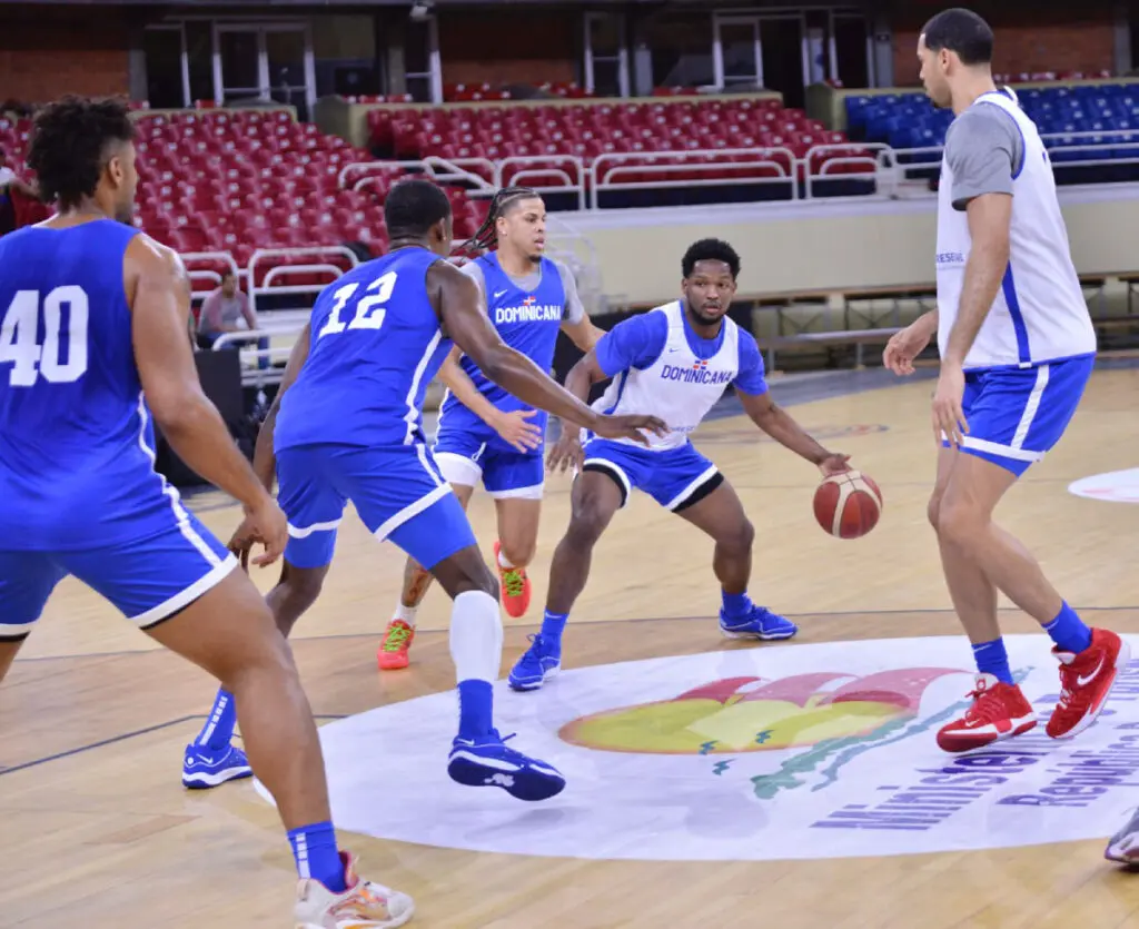Selección de baloncesto preparada para medirse este viernes a México