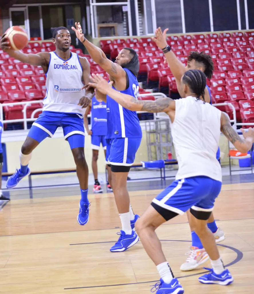 Selección de baloncesto preparada para medirse este viernes a México