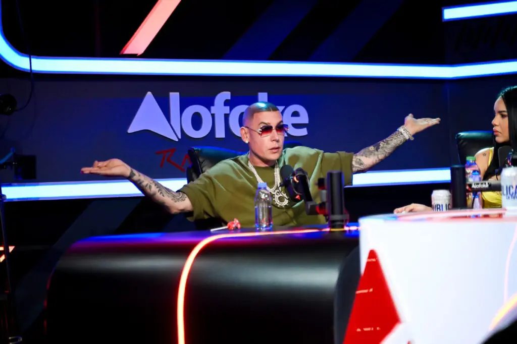 Cosculluela no visualiza reconciliación con Anuel y descalifica a Residente