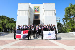 Tesorería Nacional deposita una ofrenda floral por la independencia nacional