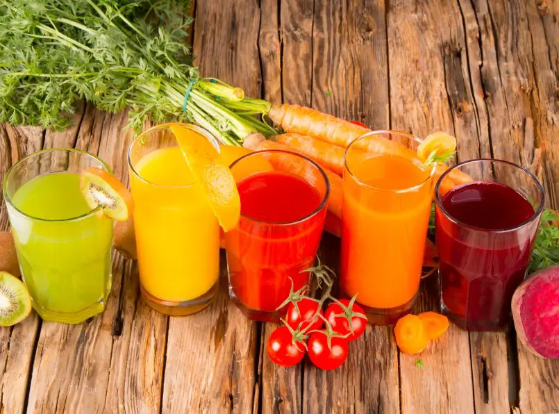 El jugo de fresas, arándanos y semillas de chía aportan vitamina C