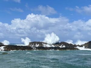 Mar de fondo en las costas dominicanas con olas de hasta 11 pies