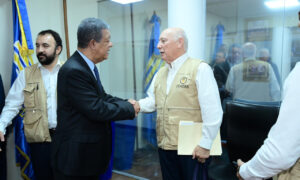 Leonel Fernández y Eladio Loizaga, quien lidera la Misión Electoral de la OEA en RD