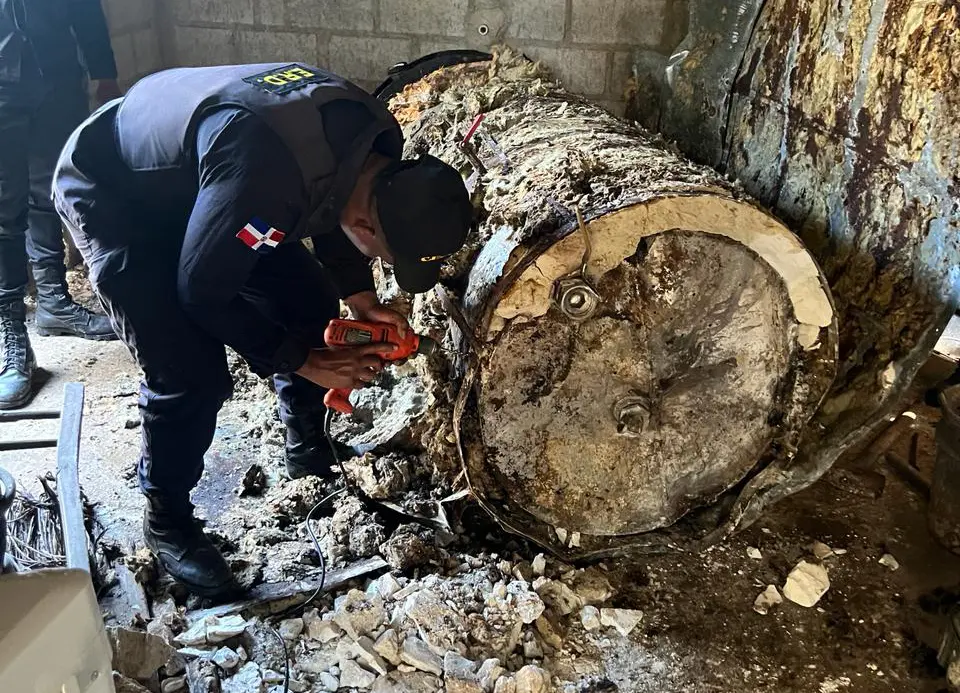 Desmantelan fábricas clandestinas de alcohol en San Pedro de Macorís