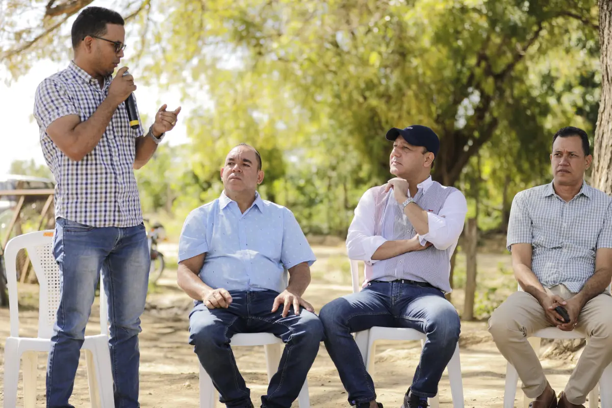 Abel Martínez reafirma en Laguna Salada su compromiso con el campo