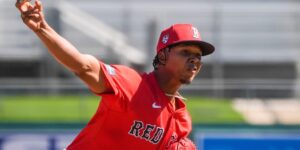 Medias Rojas oficializan extensión de seis años con Brayan Bello 