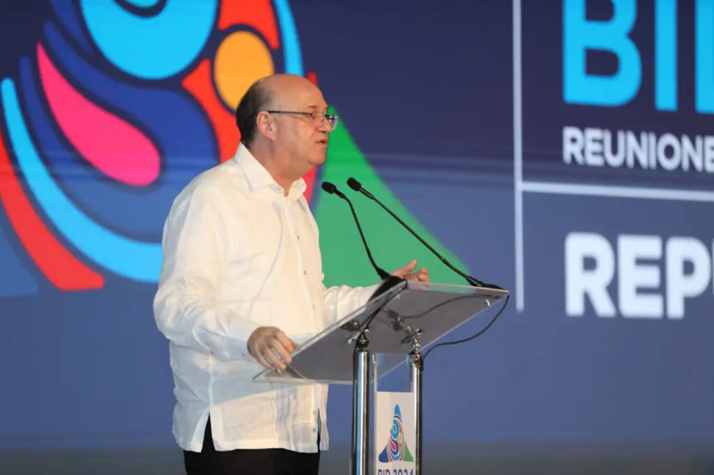 Presidente del BID dice que RD es un modelo de desarrollo a seguir