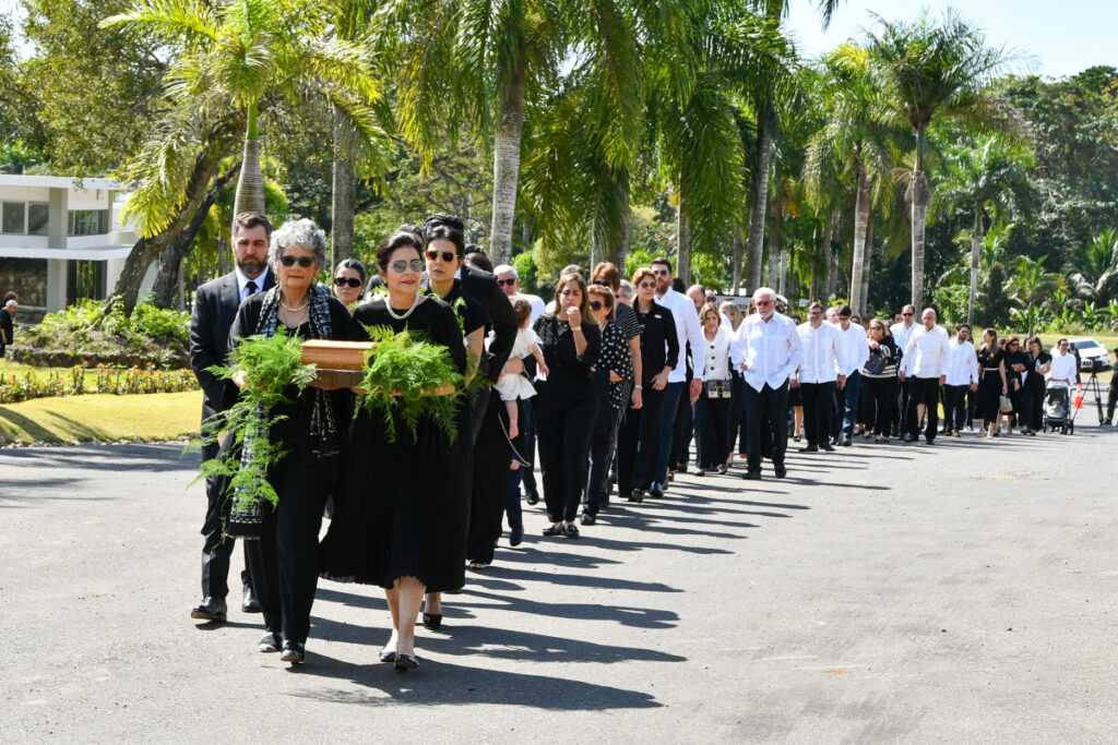 Despiden a don José A. León Asensio