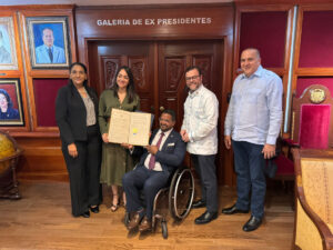 Senado dominicano recibe resolución de felicitación del Senado de NY