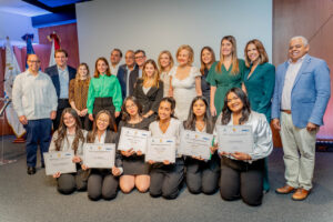 Participantes de lospremios junto al equipo organizador. FUENTE EXTERNA