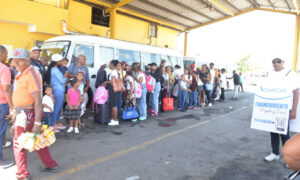 Personas van a sus pueblos a pasar la Semana Mayor (FOTO: Jhonny Rotestán)